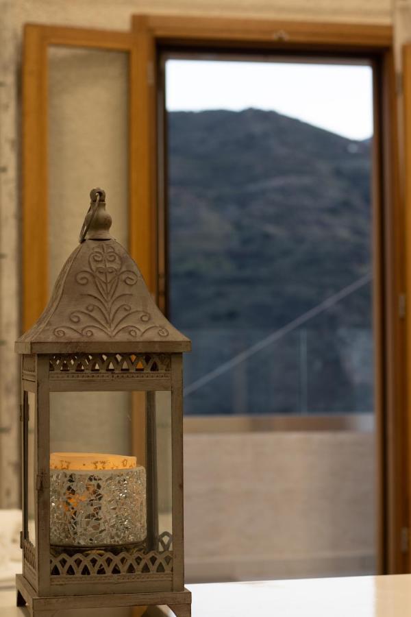 The Mountain House - Authentic Cretan Hideaway - Breathtaking And Nature Views Tourlotí Extérieur photo